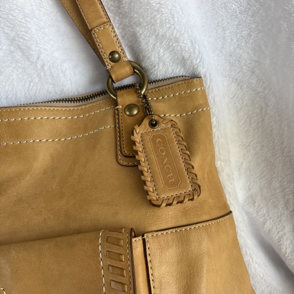 COACH Poppy Whipstitch Tote Bag Natural Tan Leather Large 19018 - Picture 3 of 16